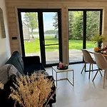 Semesterbostad Okno Na Wode