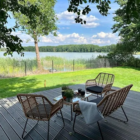 Okno Na Wode- Caloroczne Z Linia Brzegowa Jeziora I Sauna