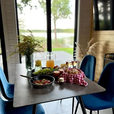 Дом отдыха Okno Na Wode- Caloroczne Z Linia Brzegowa Jeziora I Sauna *