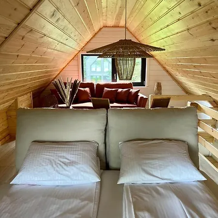 Okno Na Wode- Caloroczne Z Linia Brzegowa Jeziora I Sauna 度假居 *