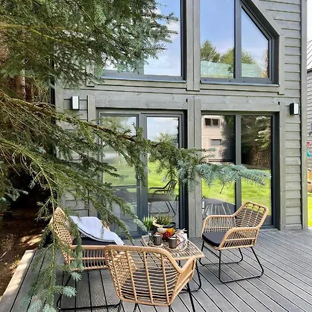 Okno Na Wode- Caloroczne Z Linia Brzegowa Jeziora I Sauna